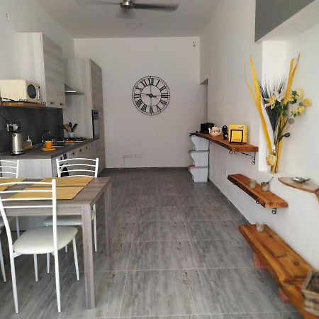 Bayview Apartment Pembroke Bagian luar foto
