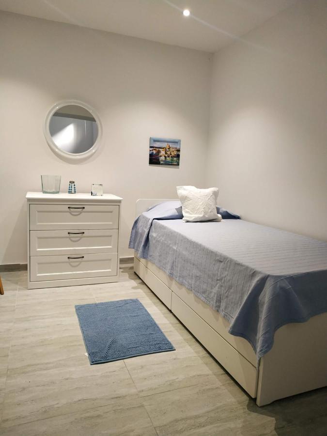 Bayview Apartment Pembroke Bagian luar foto