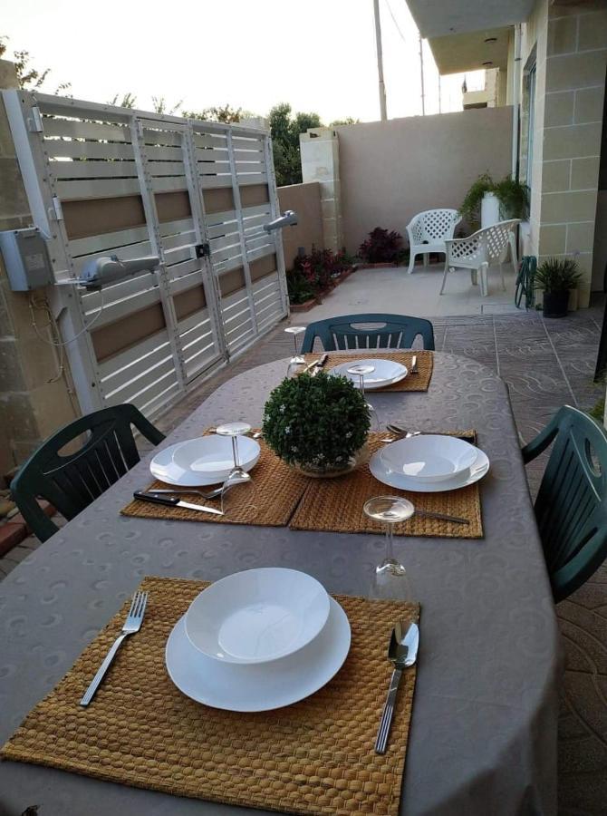 Bayview Apartment Pembroke Bagian luar foto