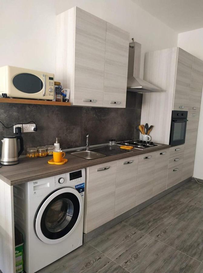 Bayview Apartment Pembroke Bagian luar foto