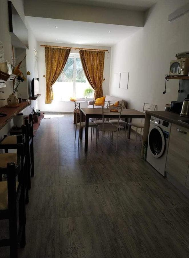 Bayview Apartment Pembroke Bagian luar foto